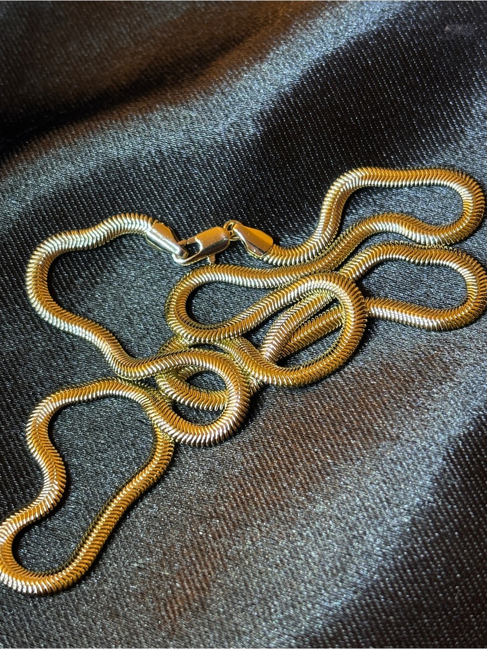 4mm Yellow Gold Herringbone Necklace 24in - Picture 10 of 16